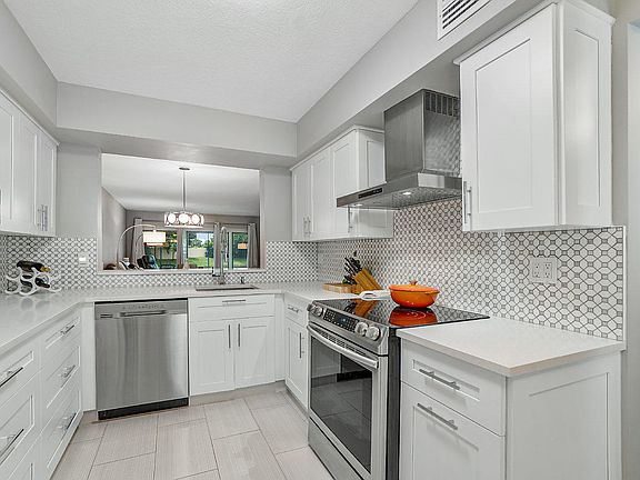 2nd image of 5020 Golfview Ct APT 1412