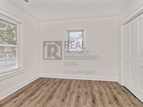 5th image of 925 Hackley Ave