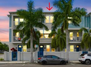 262 8th St N, Saint Petersburg, FL 33701