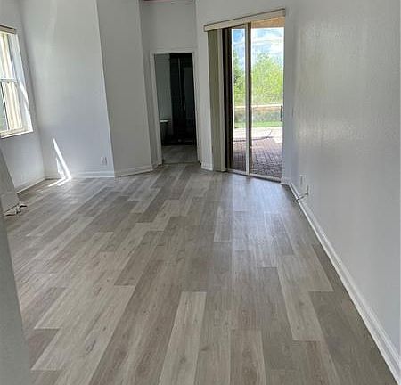 5th image of 1002 Lavender Cir