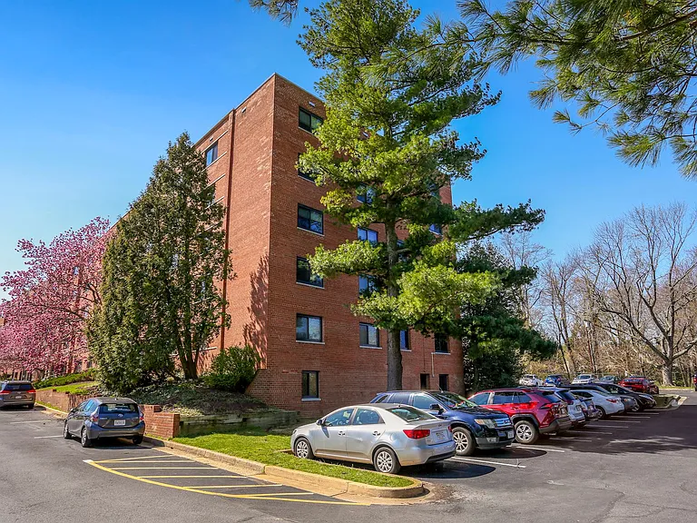 Shawnee Apartments — Photo 18