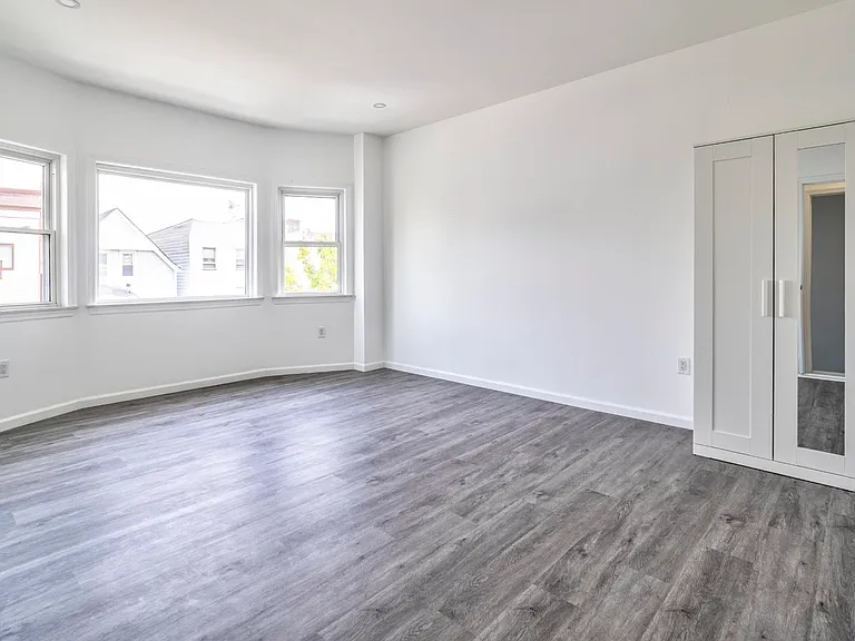 17 Kearny Ave #3 — Photo 6