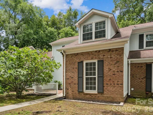 11128 Sevilla Ct, Charlotte, NC 28226