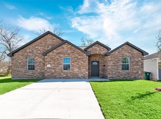 22 Holloway Ct, Houston, TX 77048