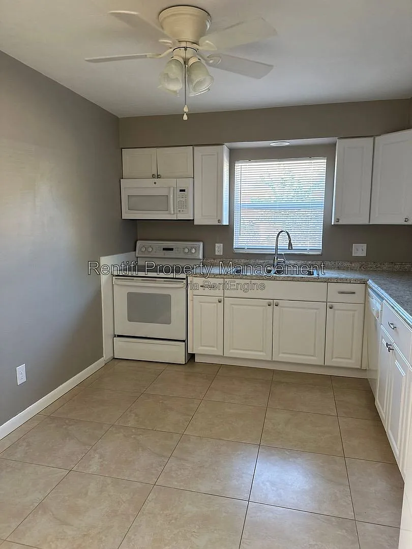 2 bed, 2.0 bath, 1191 sqft, $1,399 — Photo 2