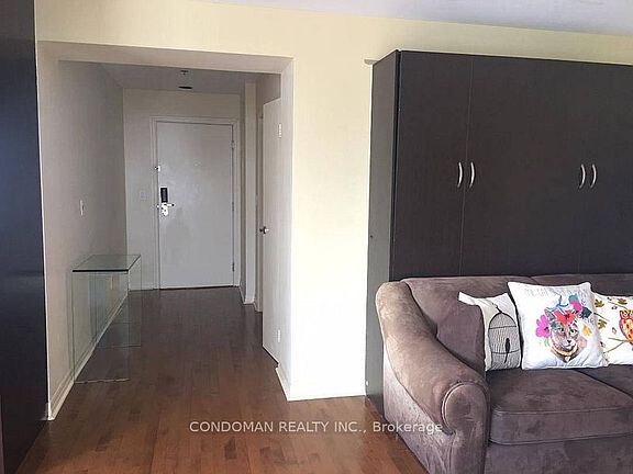 3rd image of 1 King St W Unit 2210