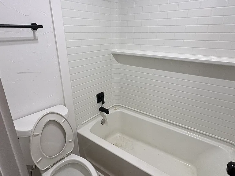 1618 Windmill Ln — Photo 10