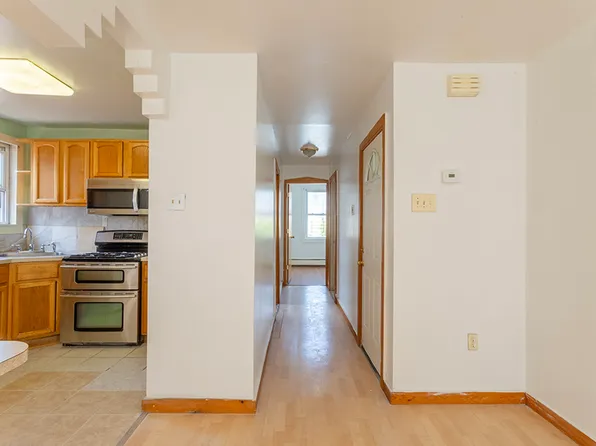 58 Yale Avenue image 2 of 8