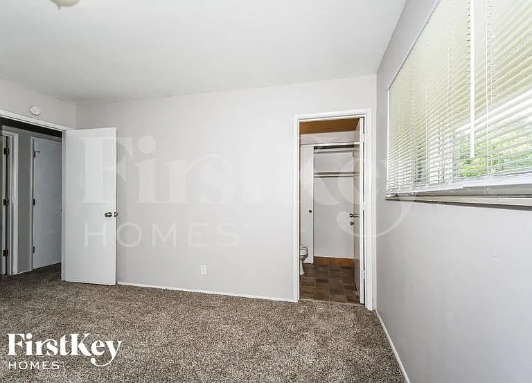 1335 Pepperhill Dr — Photo 8