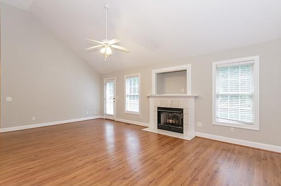 3rd image of 7071 Blue Springs St