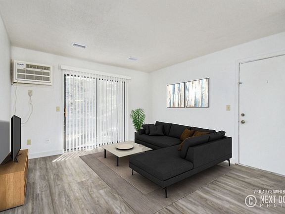4th image of 1431-1552 44th St SW #4