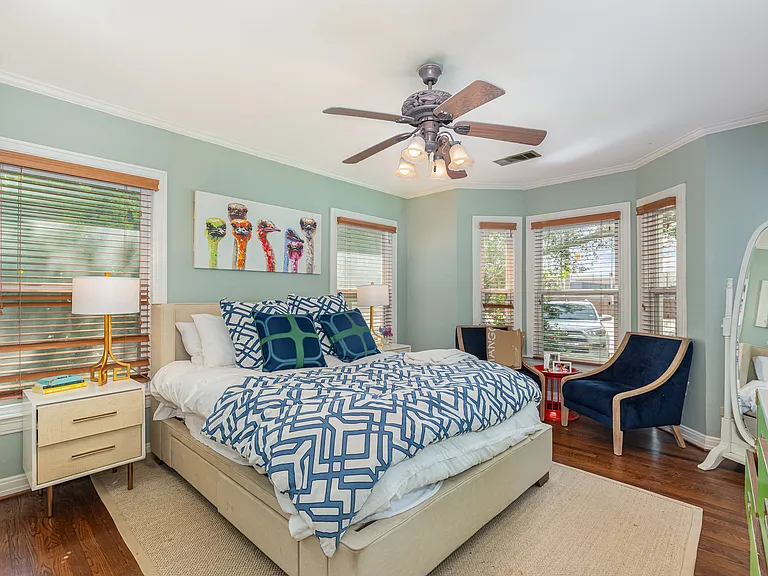 4220 Lovers Ln — Photo 19