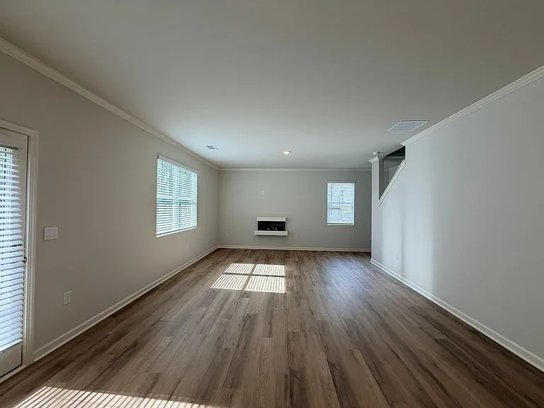 127 Biltmore Pl — Photo 4