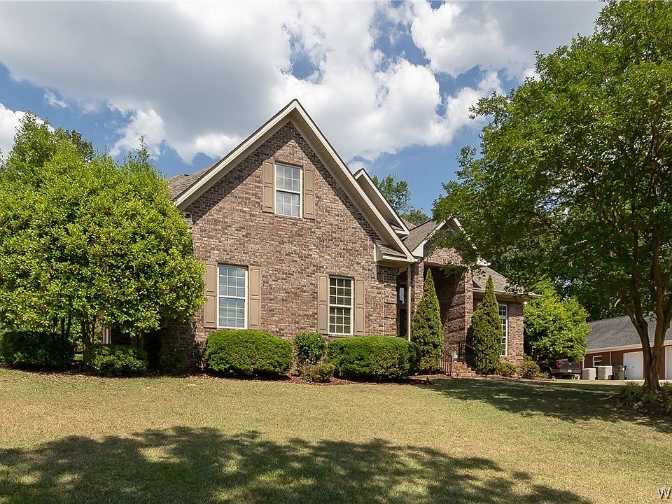 1st image of 2931 Lake Crest Dr