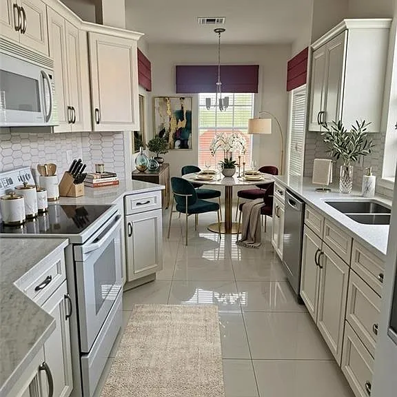 562 Laguna Royale Blvd #604 — Photo 8