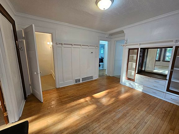 4th image of 734 S 31st St #734