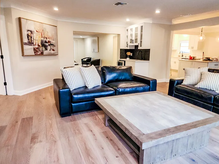 115 Devon Dr — Photo 5
