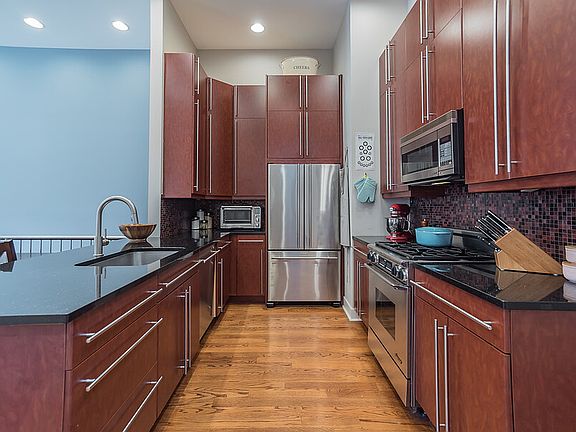 3rd image of 1030-32 Spruce St #102