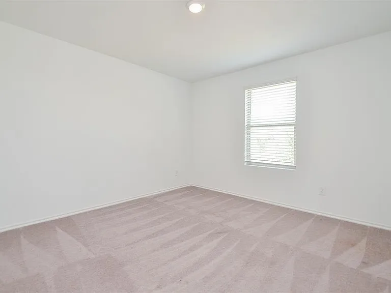 5434 Logan Dale Dr — Photo 17