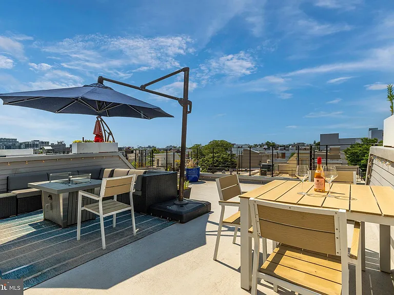 1733 Carpenter St #D — Photo 37