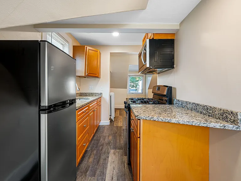 61 Cedar St — Photo 31