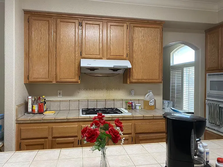 2035 Blackridge Ave — Photo 8