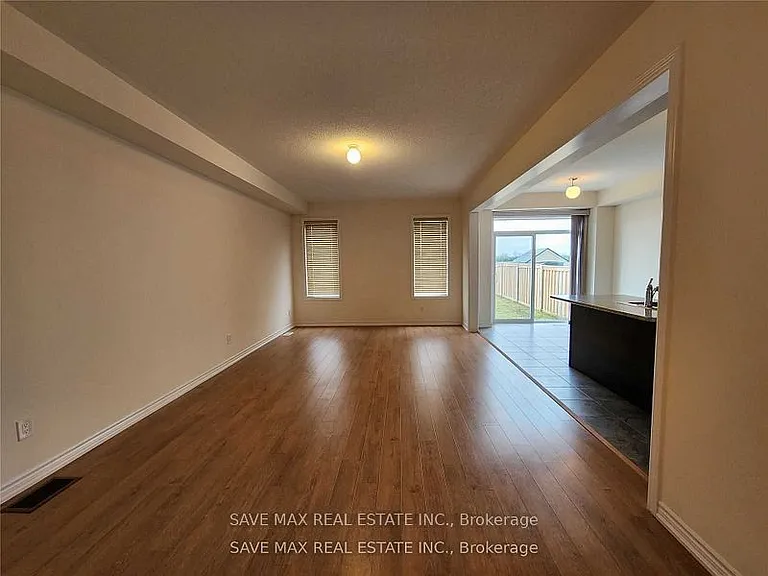51 Wagner Cres — Photo 4