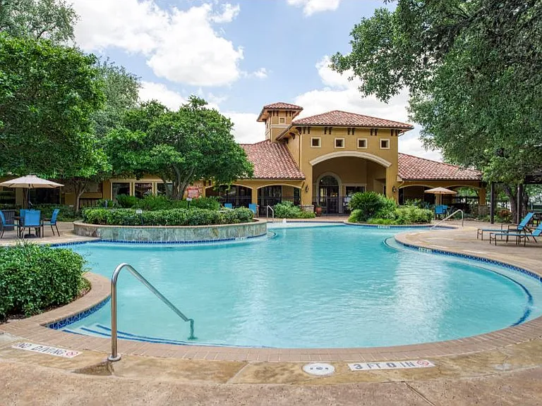 Montecristo Pool Area to Clubhouse View