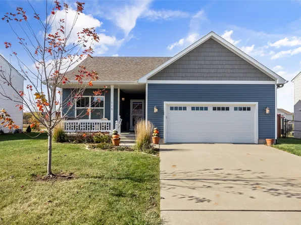 818 N 11th Avenue Cir, Winterset, IA 50273