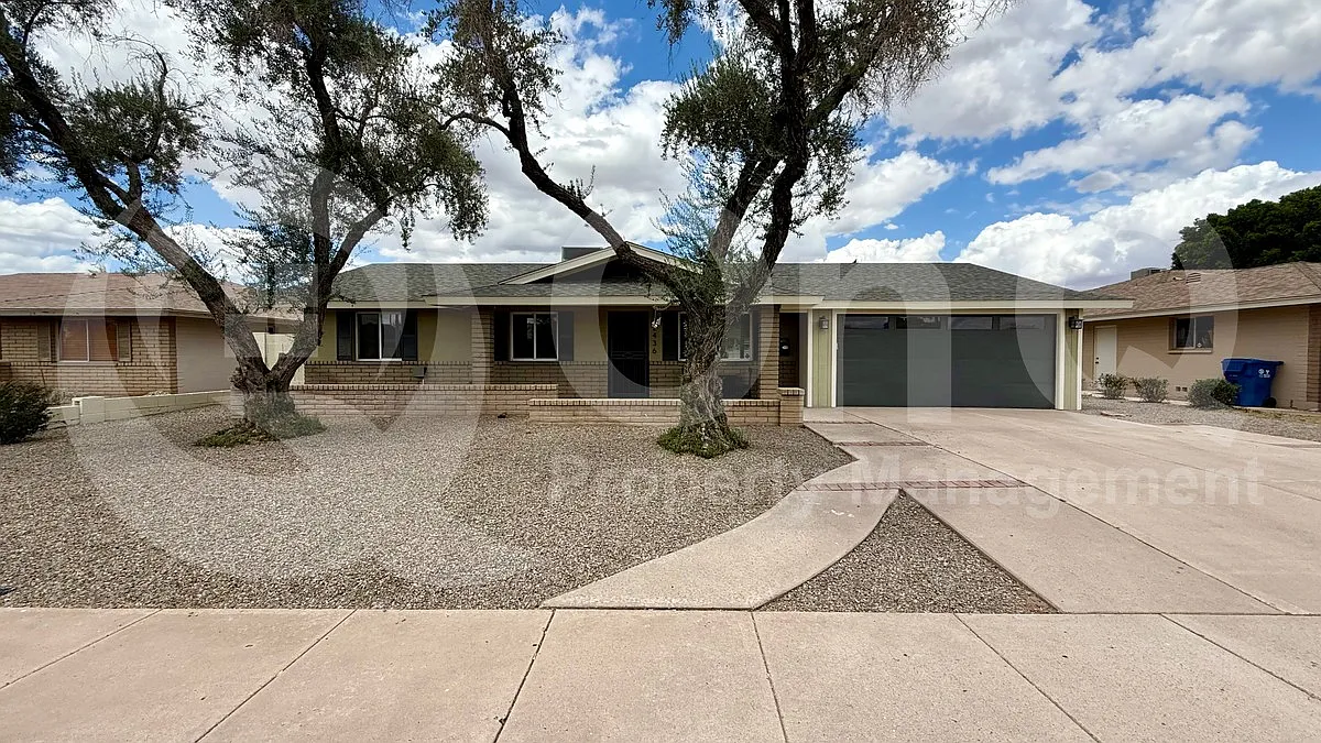 Building Photo - 2436 E Fairmont Dr