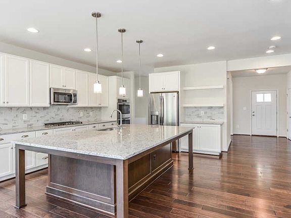 3rd image of 132 Regents Ln