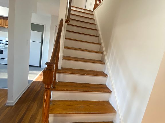 4th image of 933 E 106th St Floor 2