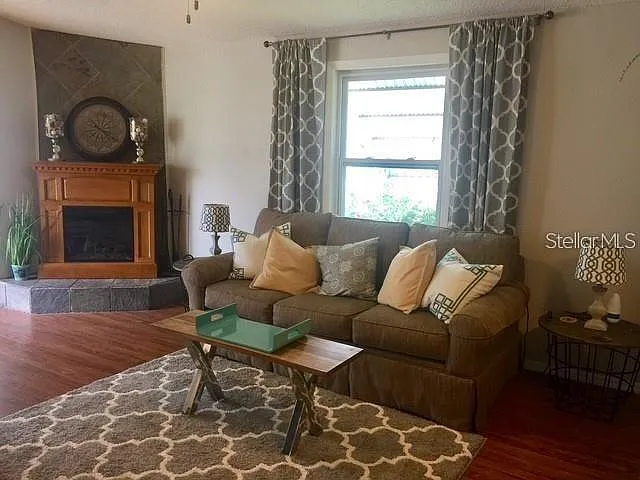 1215 Panama Pl — Photo 7