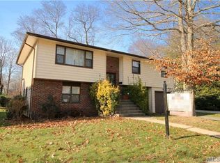 14 Roosevelt Ave, Freeport, NY 11520