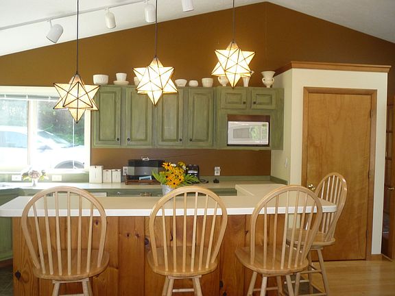 Center island around the cook