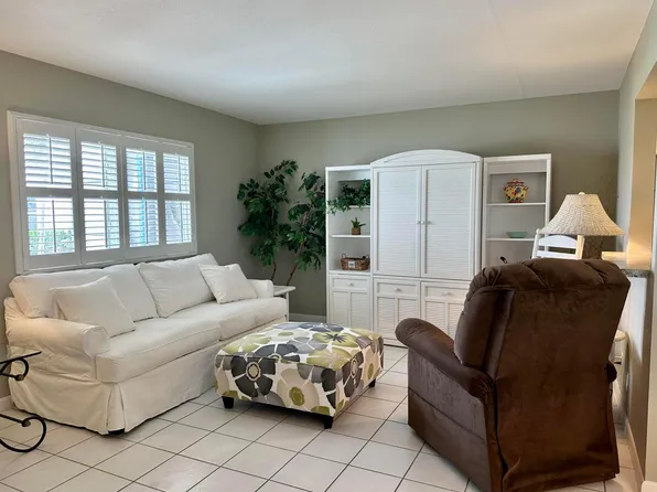 350 Saxony H, Delray Beach, FL 33446