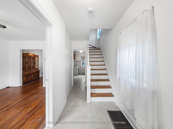 2nd image of 616 Old Weston Rd