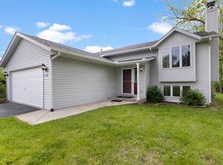 128 Brandywine Dr SE, Poplar Grove, IL 61065