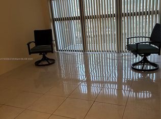 400 Leslie Dr APT 926, Hallandale Beach, FL 33009