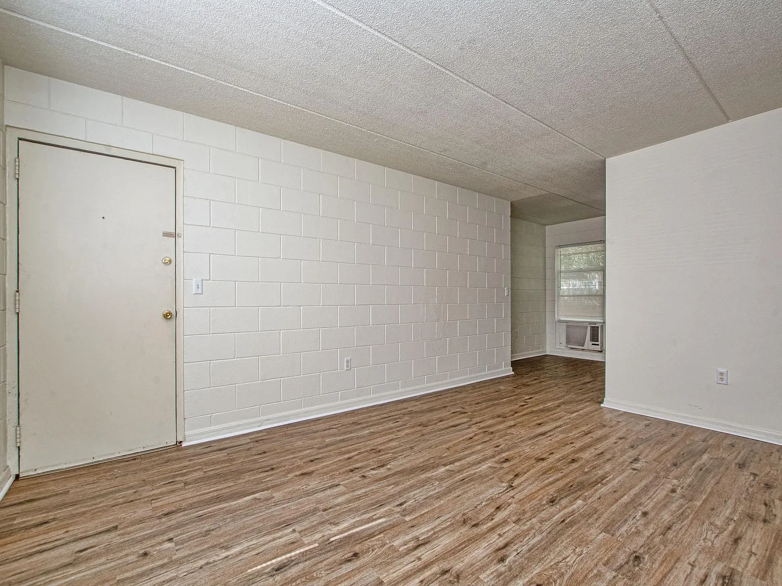 2 bed, 800 sqft, $1,225 — Photo 4