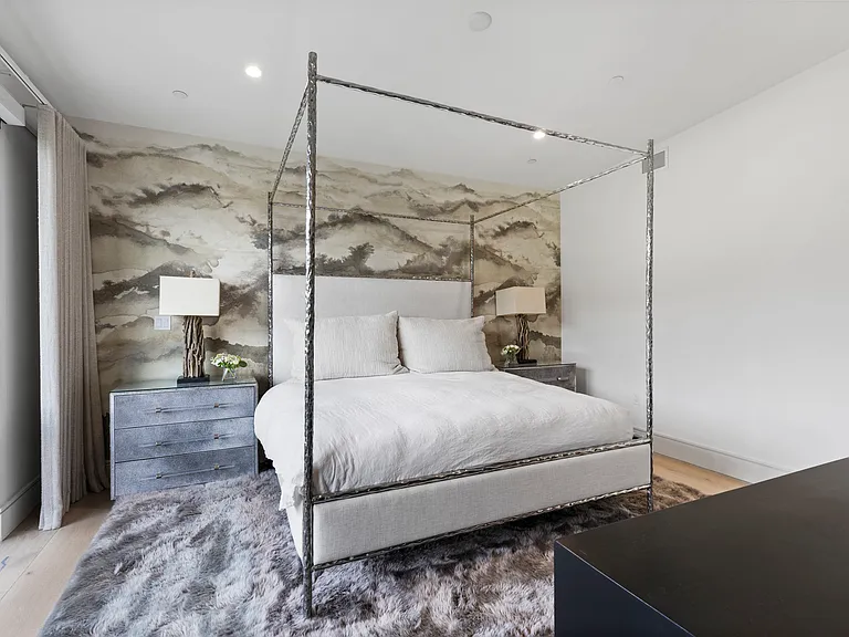 Master Bedroom (King) with ensuite bath