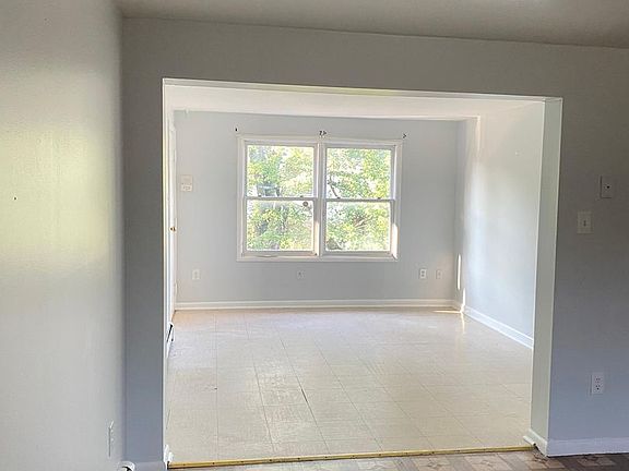 5th image of 815-819 Ferry St #815