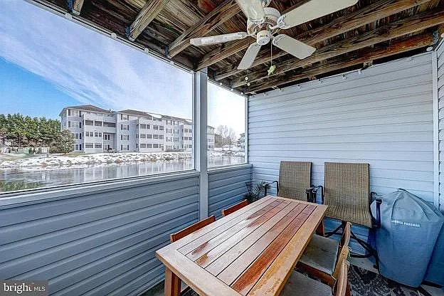 2 bed, 1062 sqft, $1,800 — Photo 2