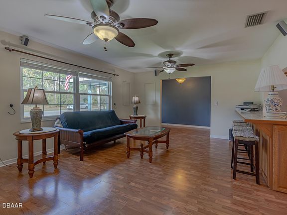 4th image of 1154 Gage Ave