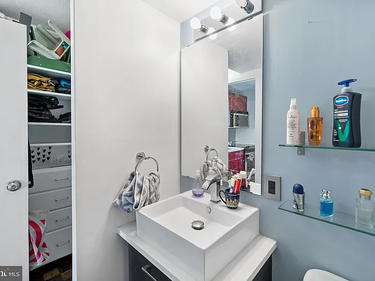 224 W Rittenhouse Sq #30-715B — Photo 9