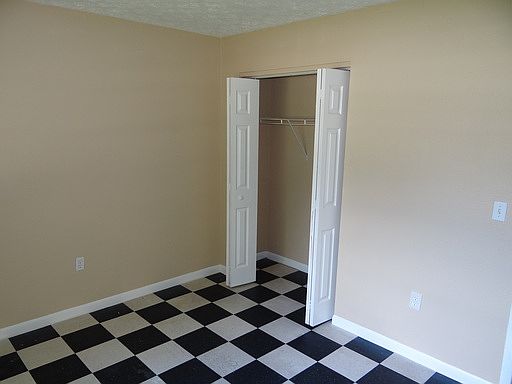 4th image of 10002 N 11th St APT B