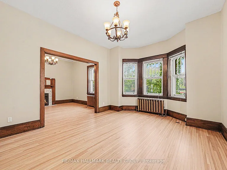 413 Elgin St #1 — Photo 10