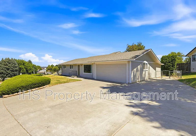 1506 Cimarron Ave — Photo 1