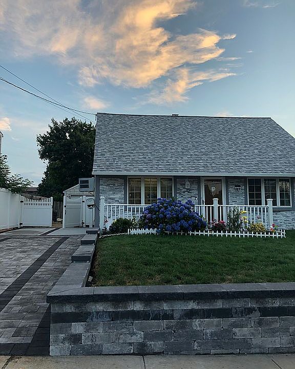 2nd image of 897 Washington Ave