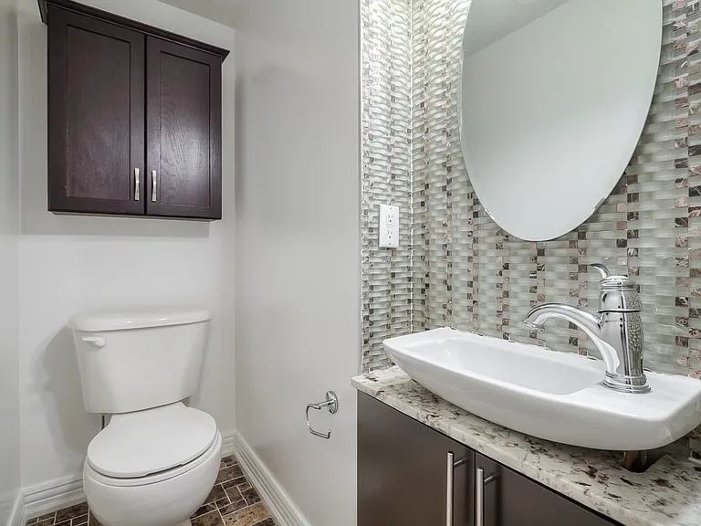 21 Pirandello St #1215 — Photo 8